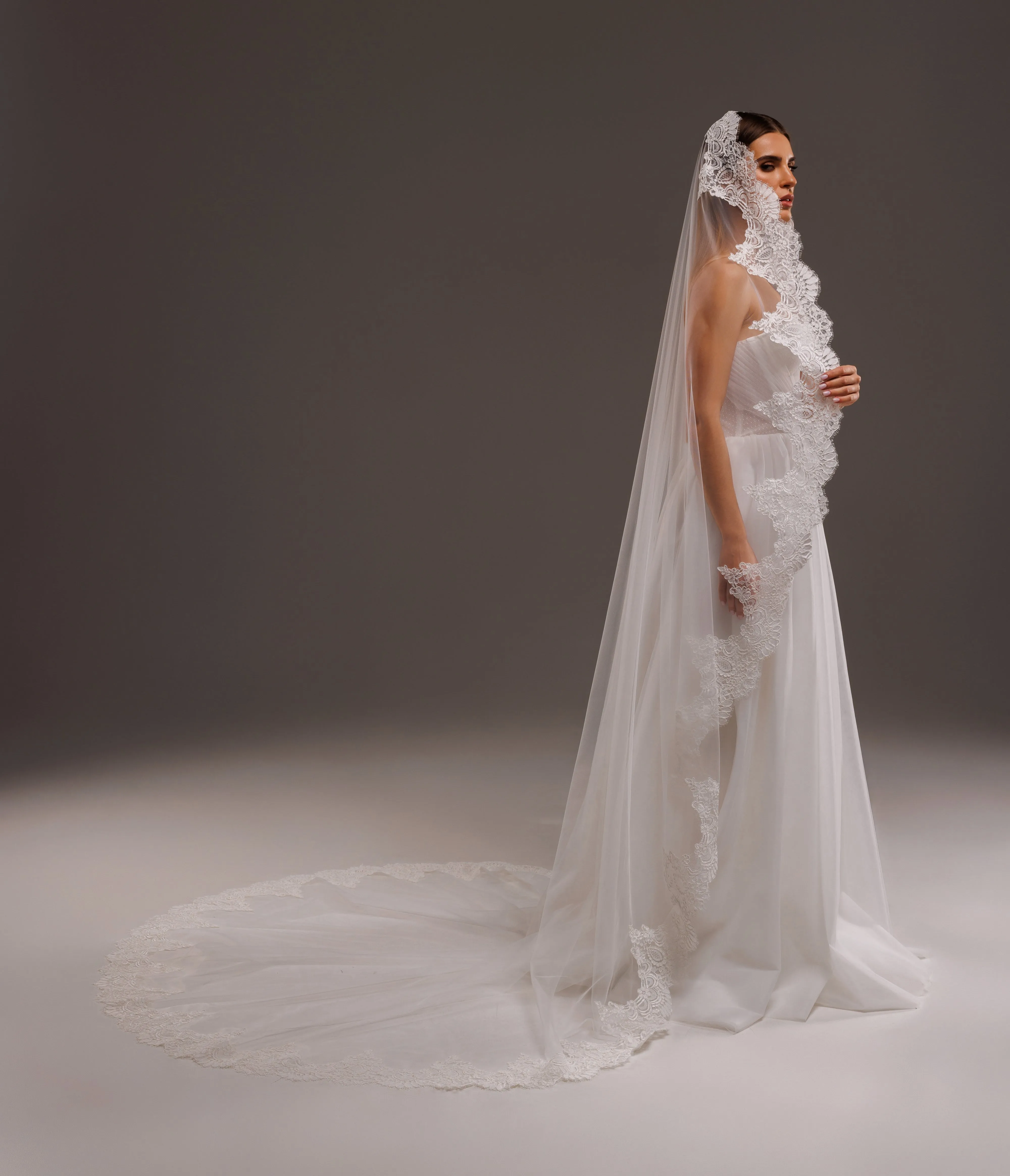 Gorgeous mantilla lace trim bridal veil, LLCV29