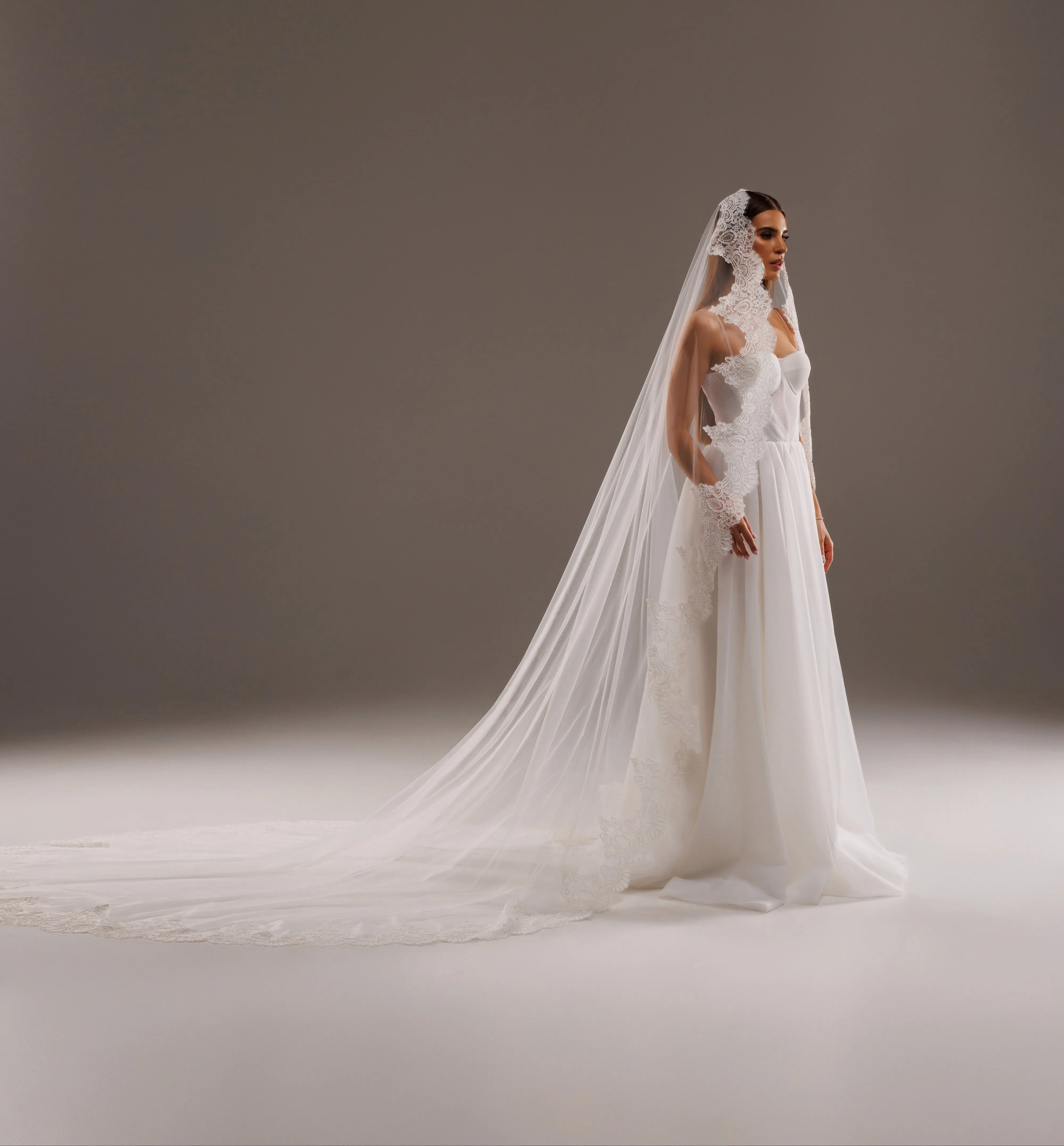 Gorgeous mantilla lace trim bridal veil, LLCV29