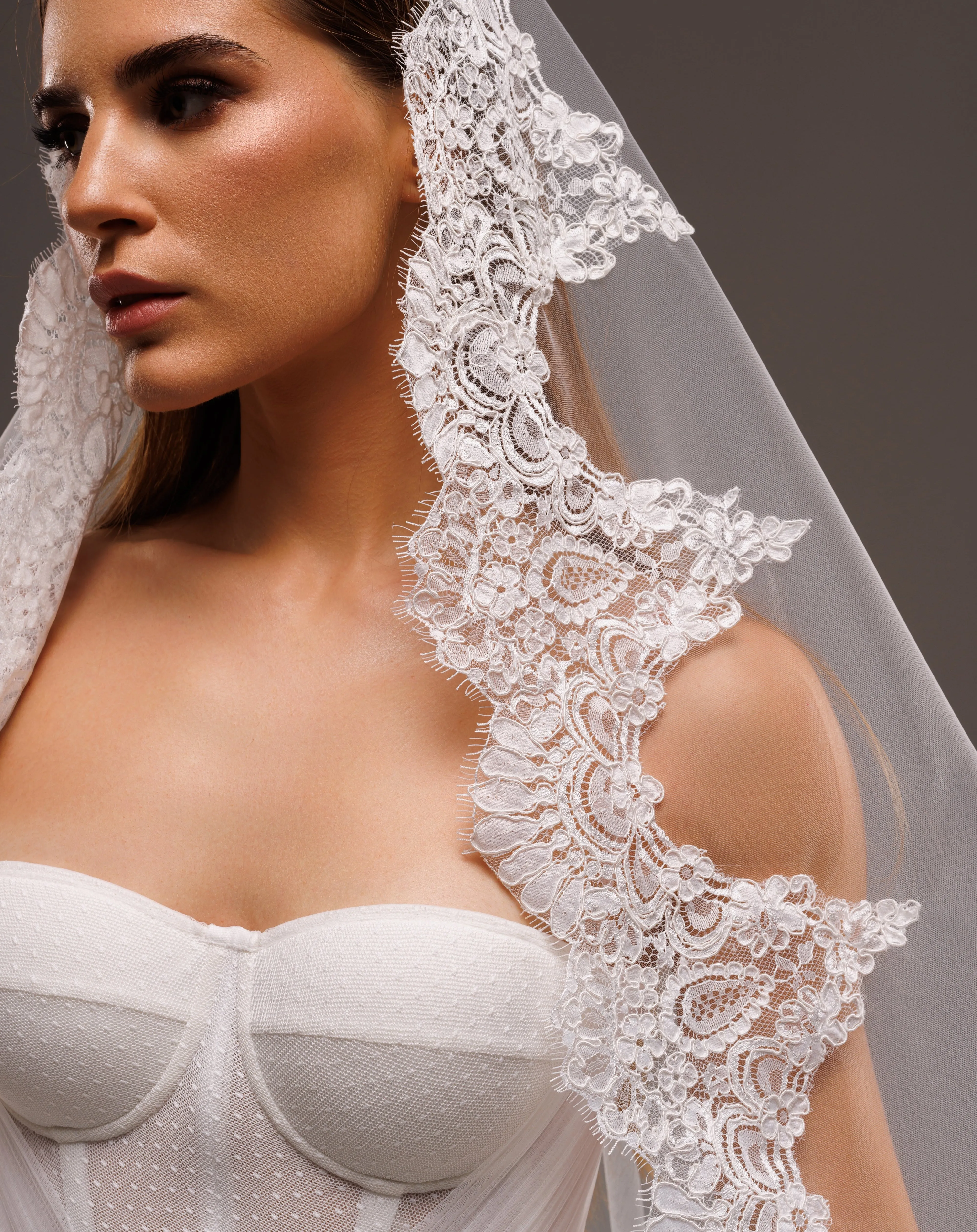 Gorgeous mantilla lace trim bridal veil, LLCV29
