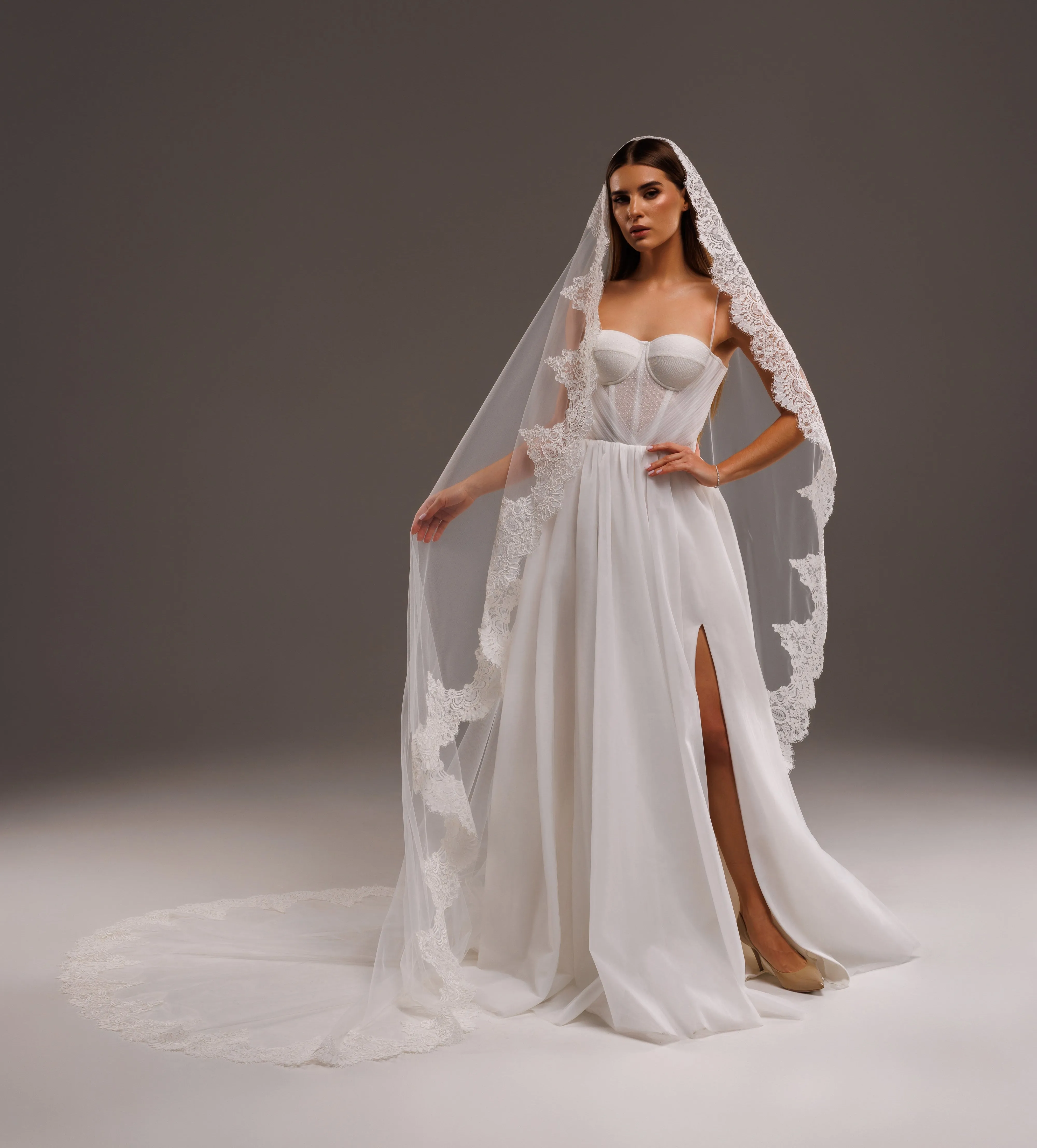 Gorgeous mantilla lace trim bridal veil, LLCV29
