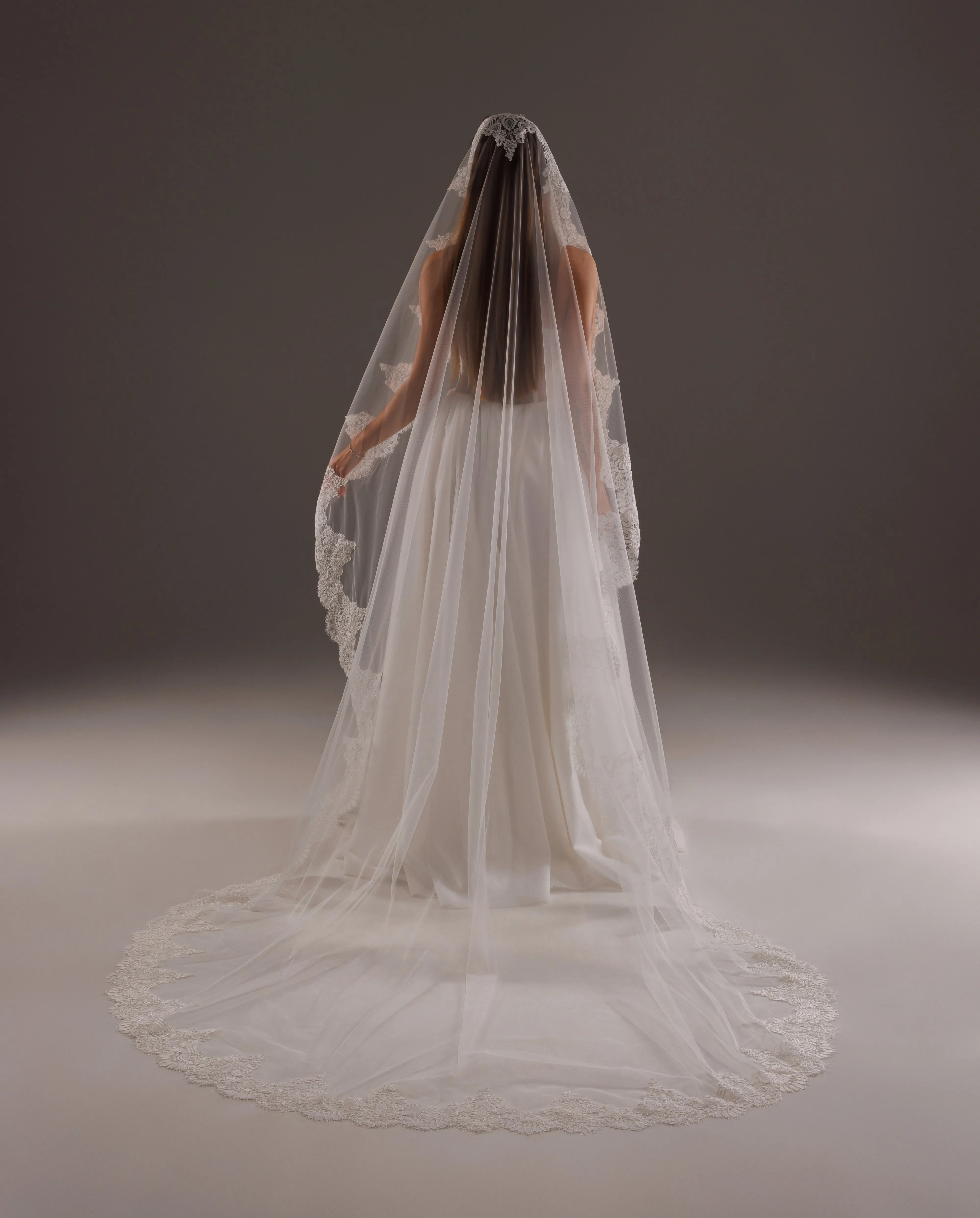 Gorgeous mantilla lace trim bridal veil, LLCV29