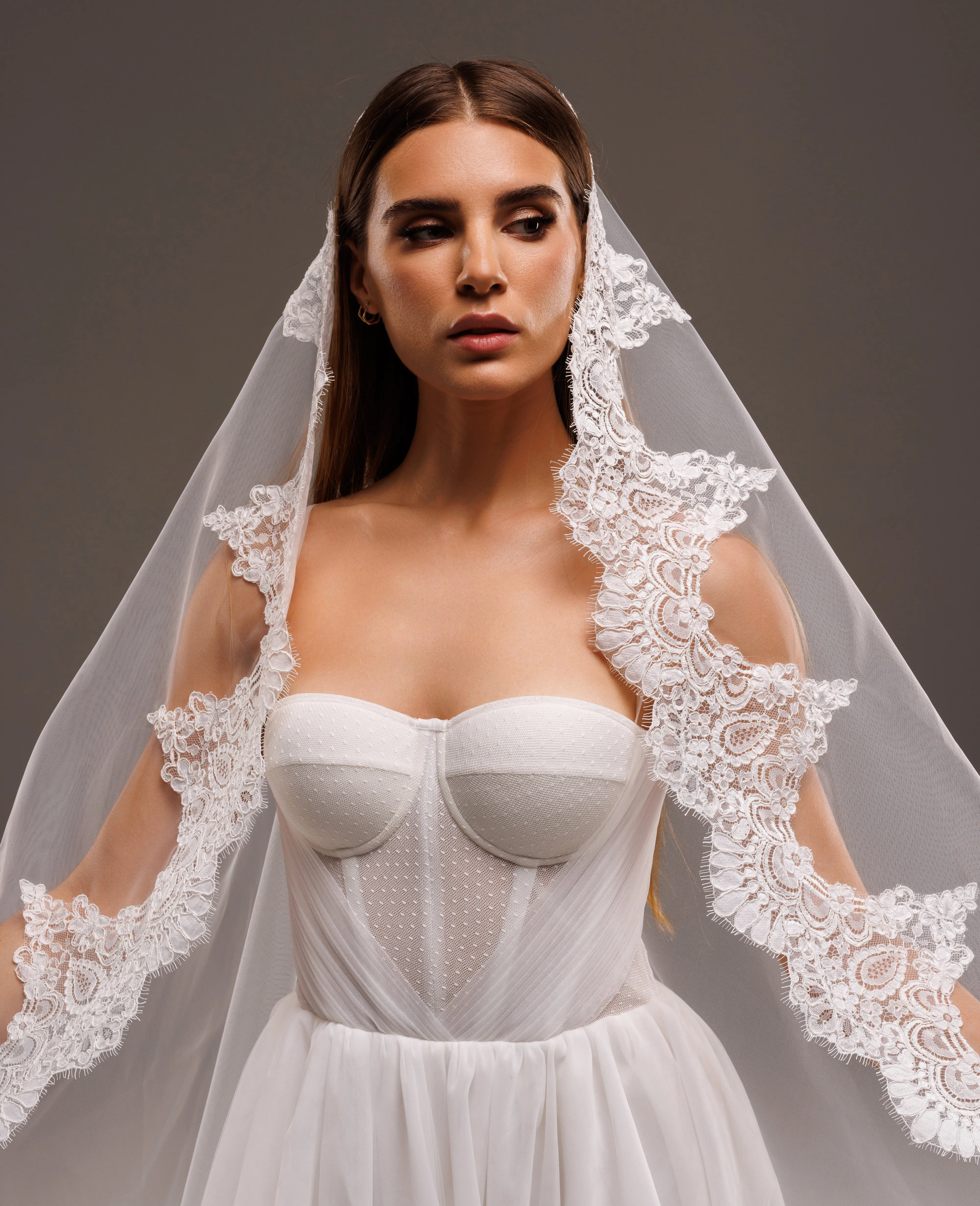Gorgeous mantilla lace trim bridal veil, LLCV29