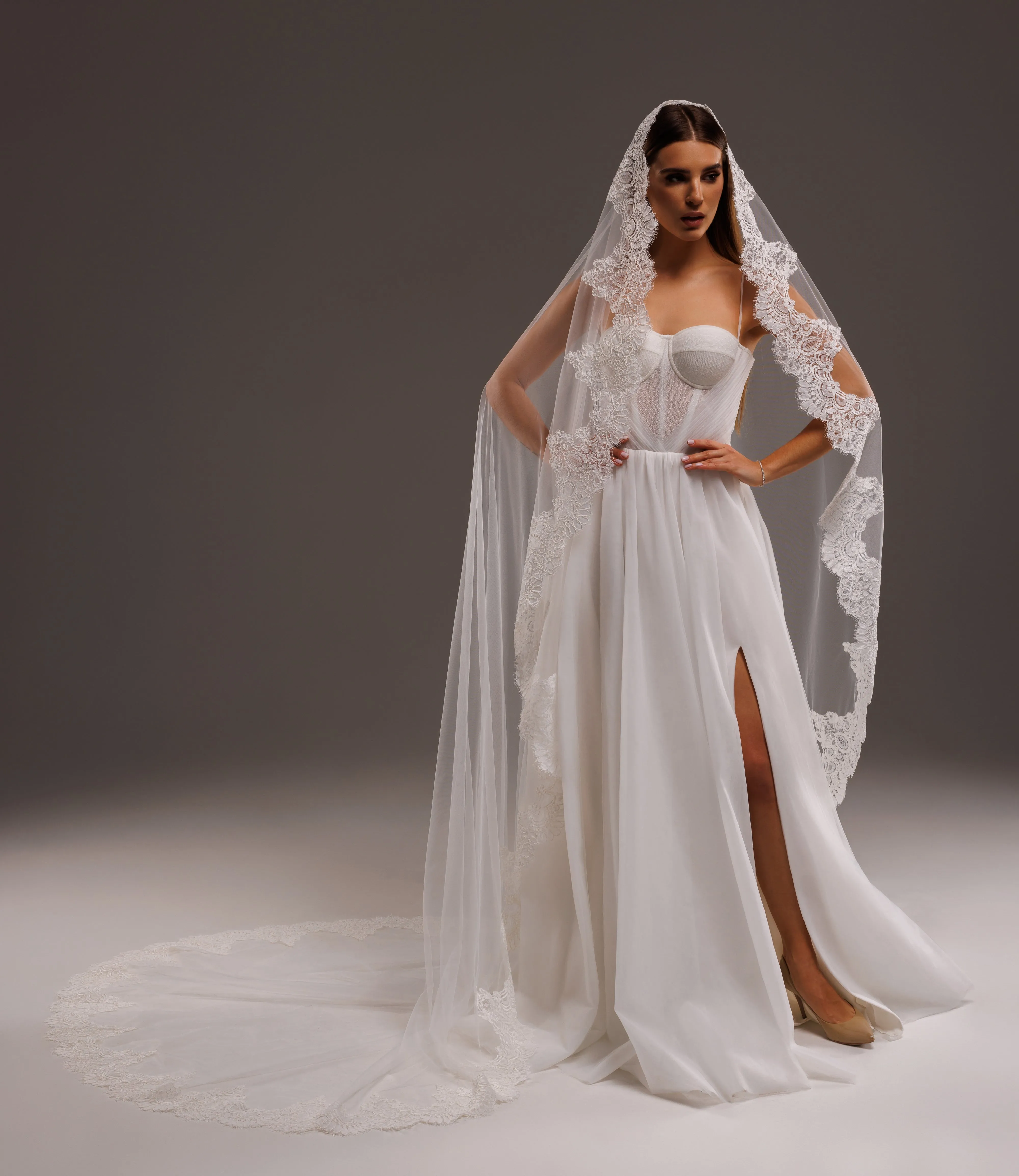 Gorgeous mantilla lace trim bridal veil, LLCV29