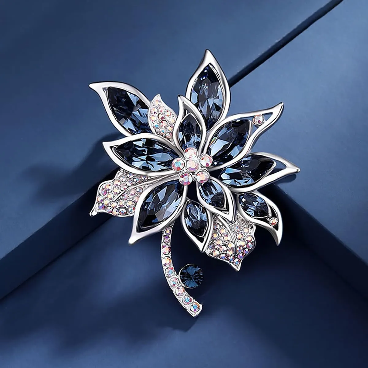 Sparkling Rhinestone Flower Brooch Pin Premium Blue Purple Crystal Flower Brooch Lapel Pins Vintage White Rose Broochs Clothes Hat Bag Dress Clothing Jewelry for Women
